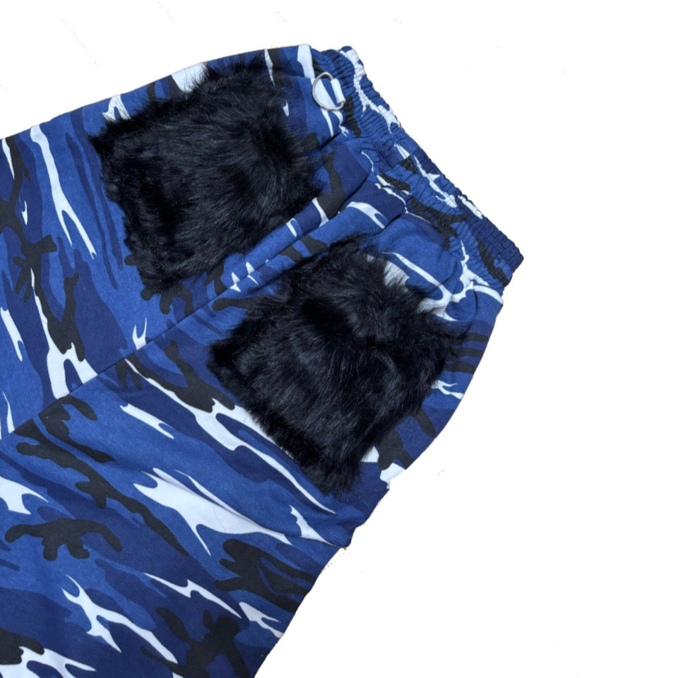 BLUE CAMO FUR POCKET SWEAT PANTS